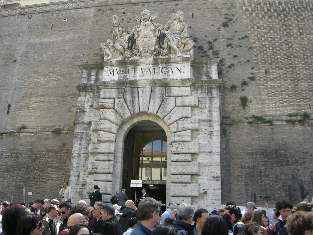 Vatican Low Cost Apartment Rome Bagian luar foto